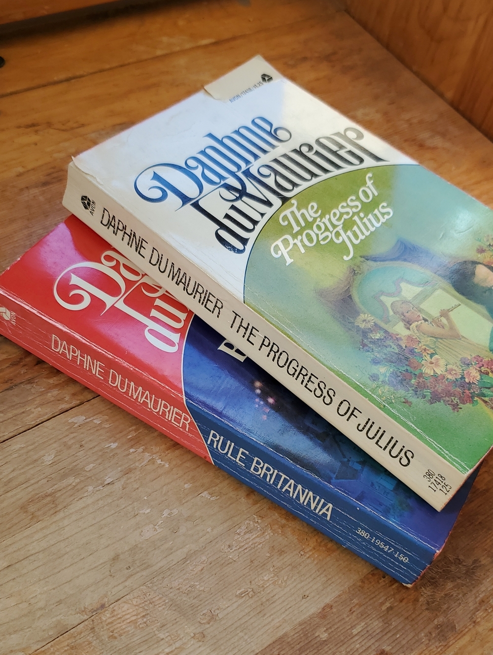 Daphne du Maurier Paperback Set 1970s